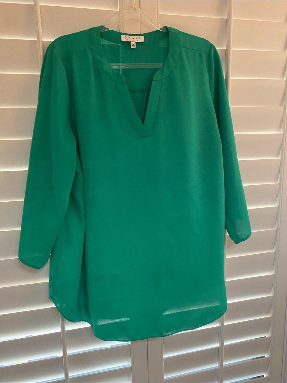 Chaus Women's Bright Kelly Green Split V-Neck Tunic Size 1x tab sleeves